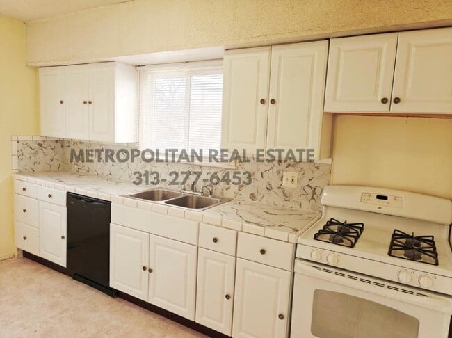 Building Photo - 35130 June Dr