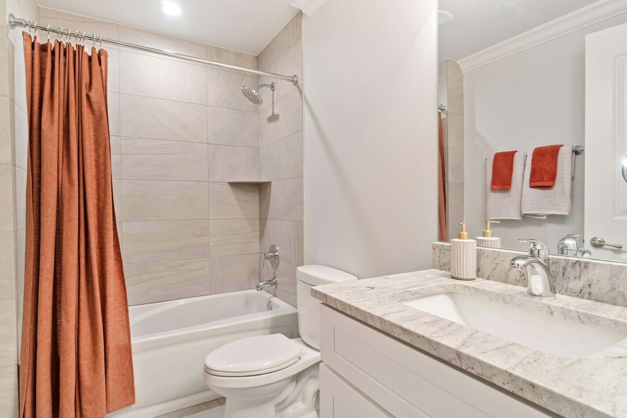 Building Photo - 1054 W Monroe St