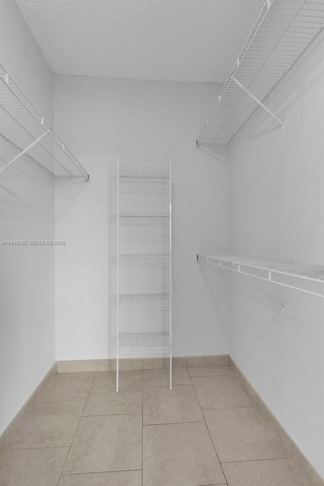 Building Photo - 2401 W Preserve Way