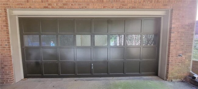 Building Photo - 765 N Parkwood Rd