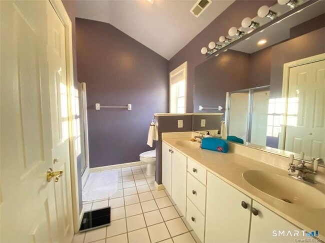 Building Photo - 1303 Bradford Dr