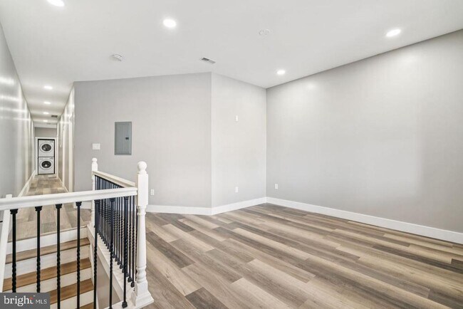 Building Photo - 4824 Sansom St
