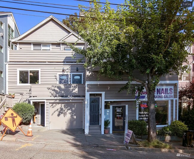 Building Photo - 2606 E Madison St