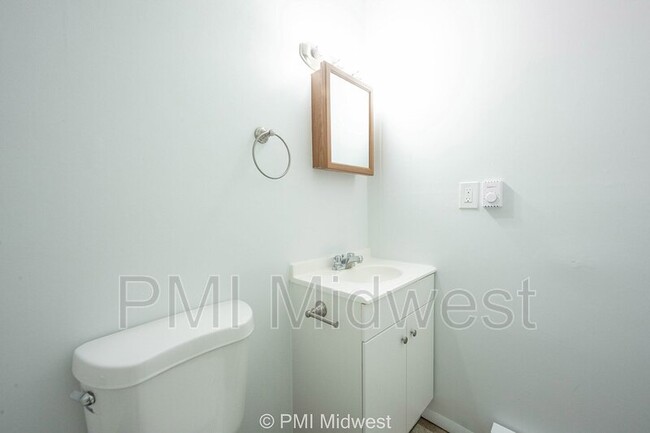 Building Photo - 4881 300W