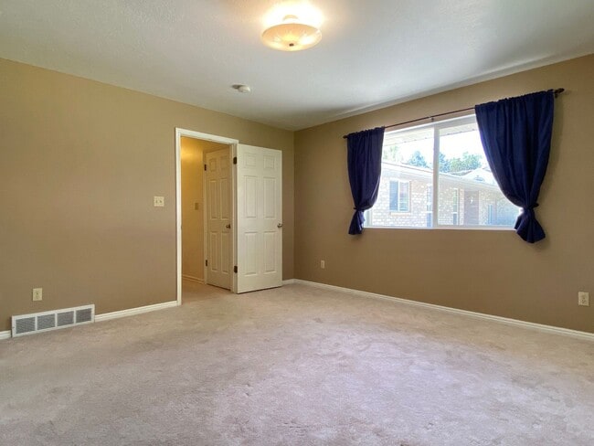 Building Photo - Beautiful Rambler at Little Cottonwood Can...