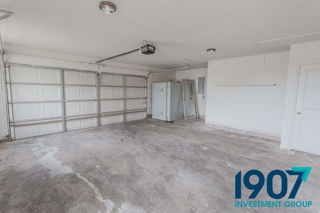Building Photo - 1540 N Santa Fe Ave
