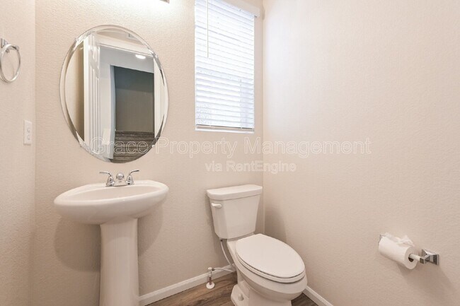 Building Photo - 5358 Routt St