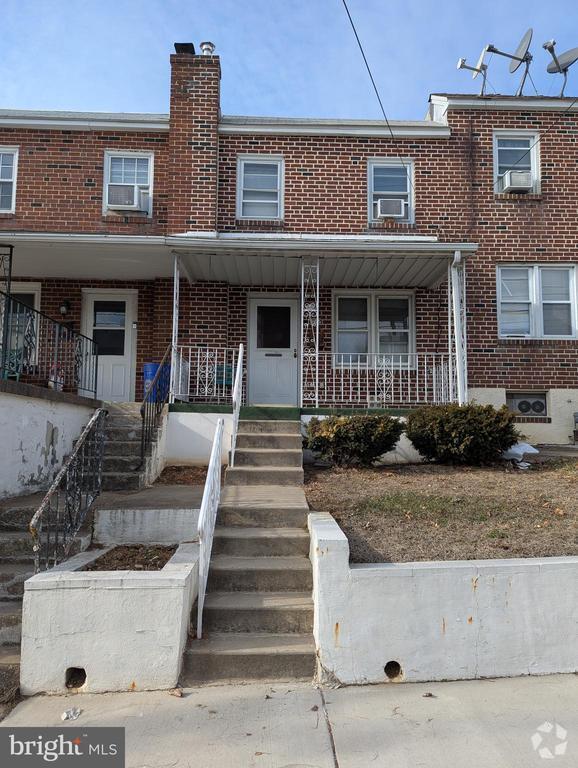 Building Photo - 732 Harry St