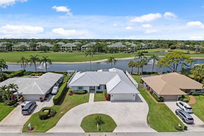 Building Photo - 9010 Gardens Glen Cir