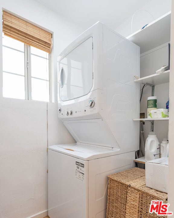 Building Photo - 4607 Willowcrest Ave