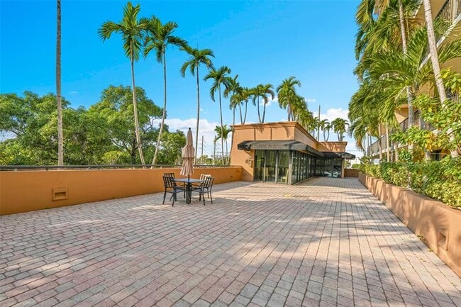 Building Photo - 1690 SW 27th Ave