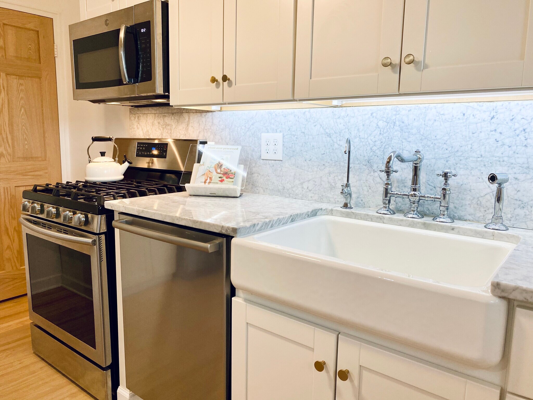 Building Photo - 1845 Northwest Ct