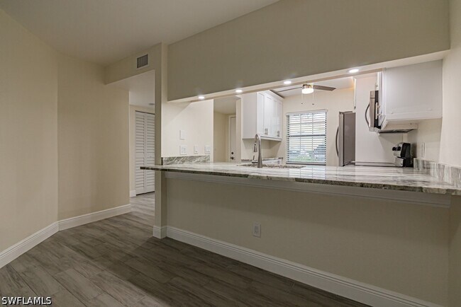 Building Photo - 2562 Kings Lake Blvd