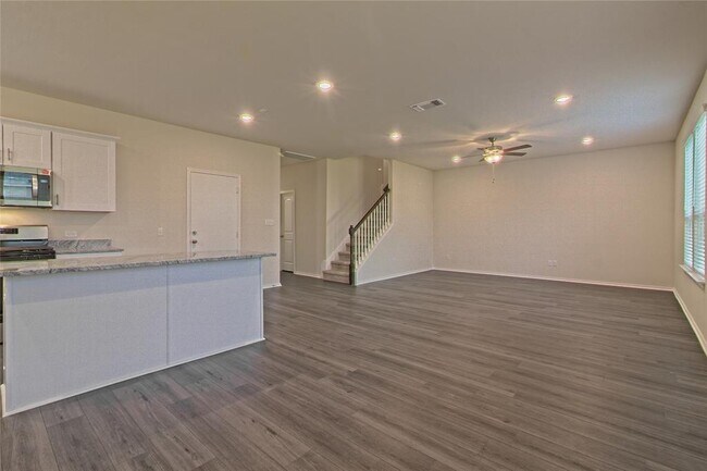 Building Photo - 105 Bird Cherry Wy
