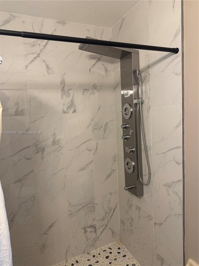 Building Photo - 9495 80th St