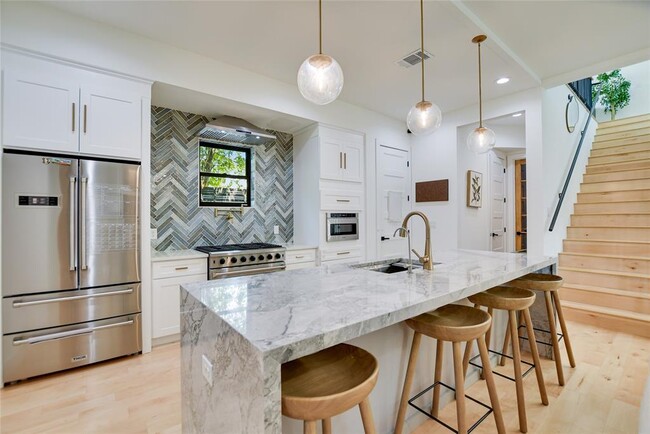 Building Photo - 7810 Hardy Dr