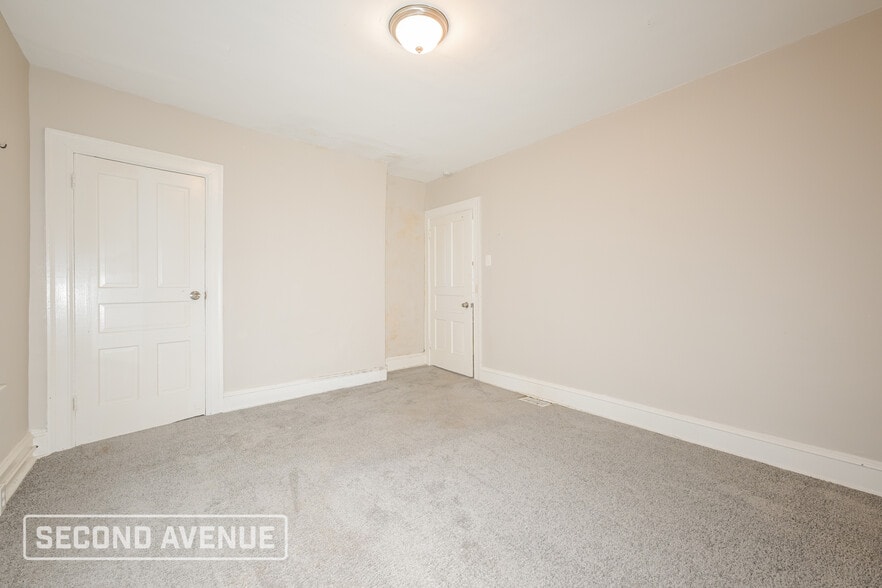 Building Photo - 7645 Highland Ave