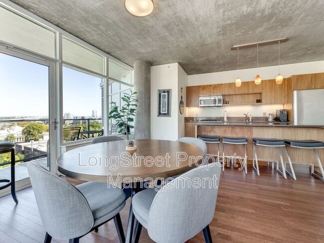 Building Photo - 1926 W Burnside St