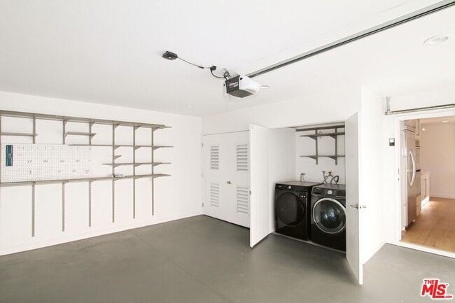 Building Photo - 7353 Pyramid Pl