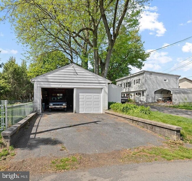 Building Photo - 151 S Grant St