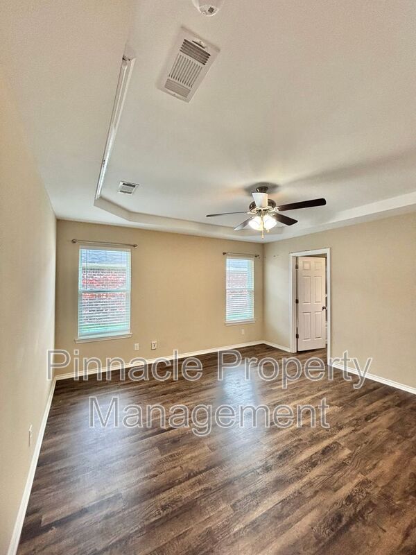 Building Photo - 4245 Sedona Trl