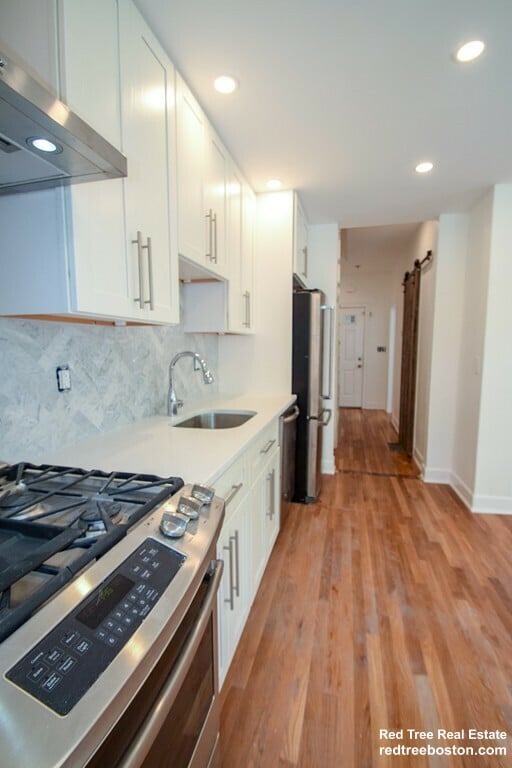 Building Photo - 32 Cedar St