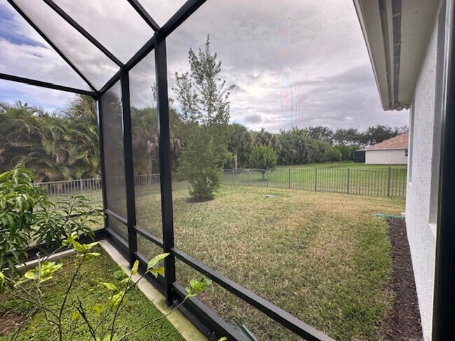 Building Photo - 8330 Summer Lake Dr SW