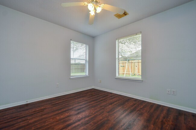 Building Photo - 14410 Pelican Marsh Dr