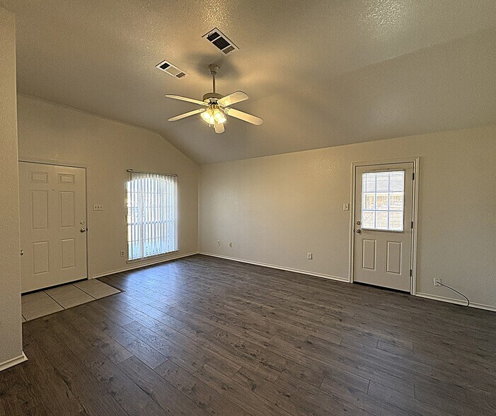 Building Photo - 4300 Alleeta Dr