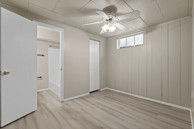 Building Photo - 1321 E Monument St