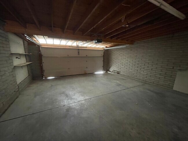 Building Photo - 7655 E Tulip Tree St
