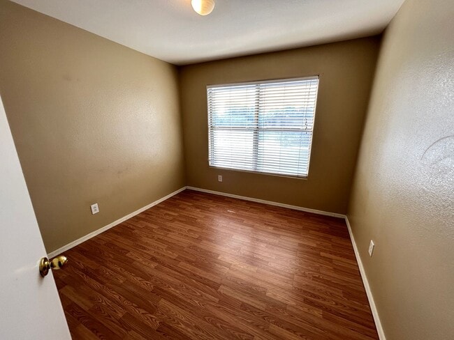 Building Photo - 3Bdm 2.5Ba Avondale Home with a Loft! *NO ...