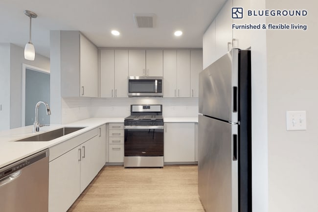 Building Photo - 155 Lenox St