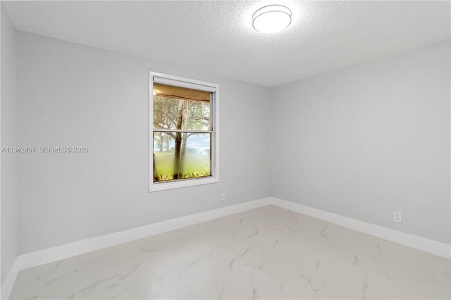 Building Photo - 7144 Southgate Blvd