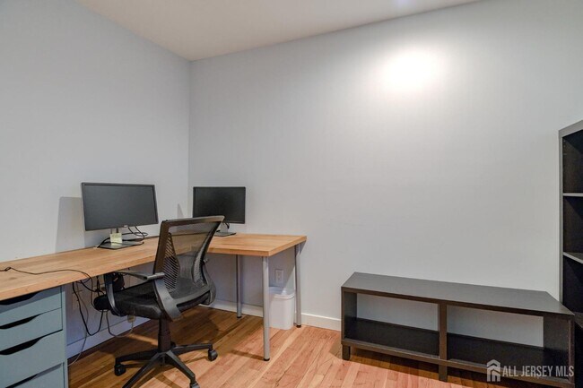 Building Photo - 30 Clara Dr