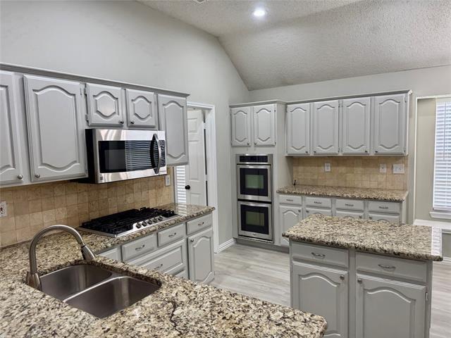 Building Photo - 711 Cottonwood Bend Dr