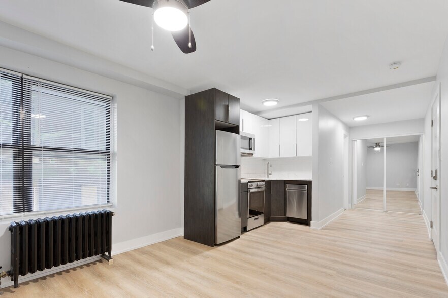 Building Photo - 6022 N Winthrop Ave