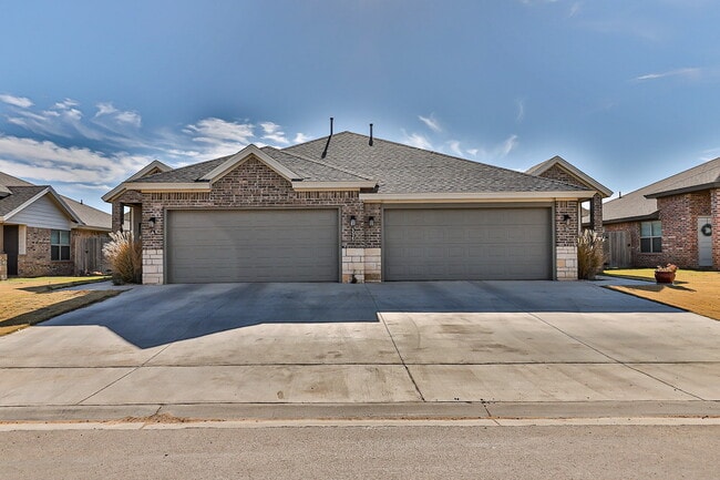 Building Photo - 6, 9 or 12 month Lease! Cooper Schools/ So...