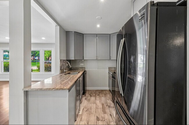 Building Photo - 840 W Arquilla Dr