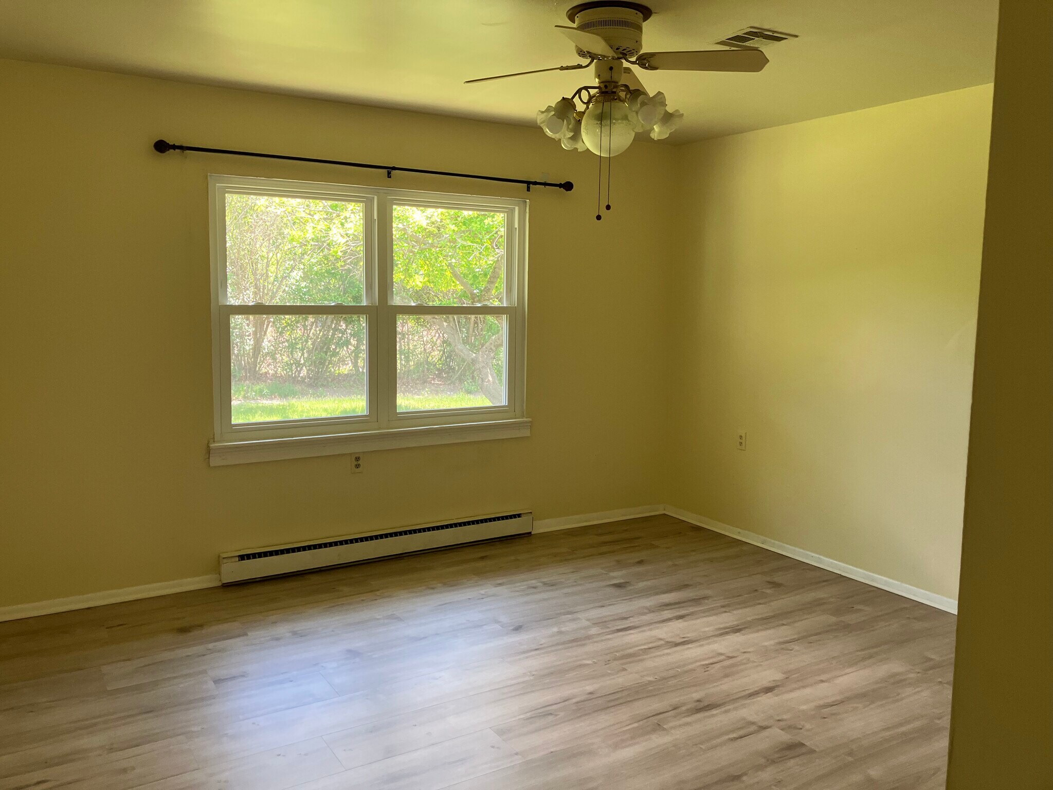 Building Photo - 335A Canterbury Ct