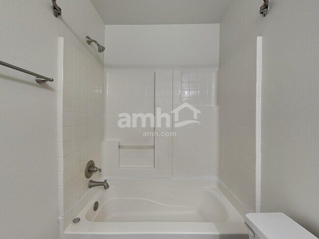 Building Photo - 1134 Sunbird Ave