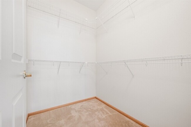 Building Photo - 5221 Village Run Ave