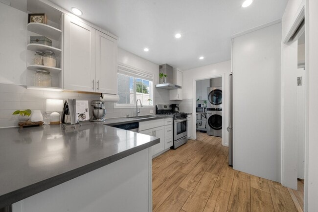 Building Photo - Charming Home In NE Richmond!