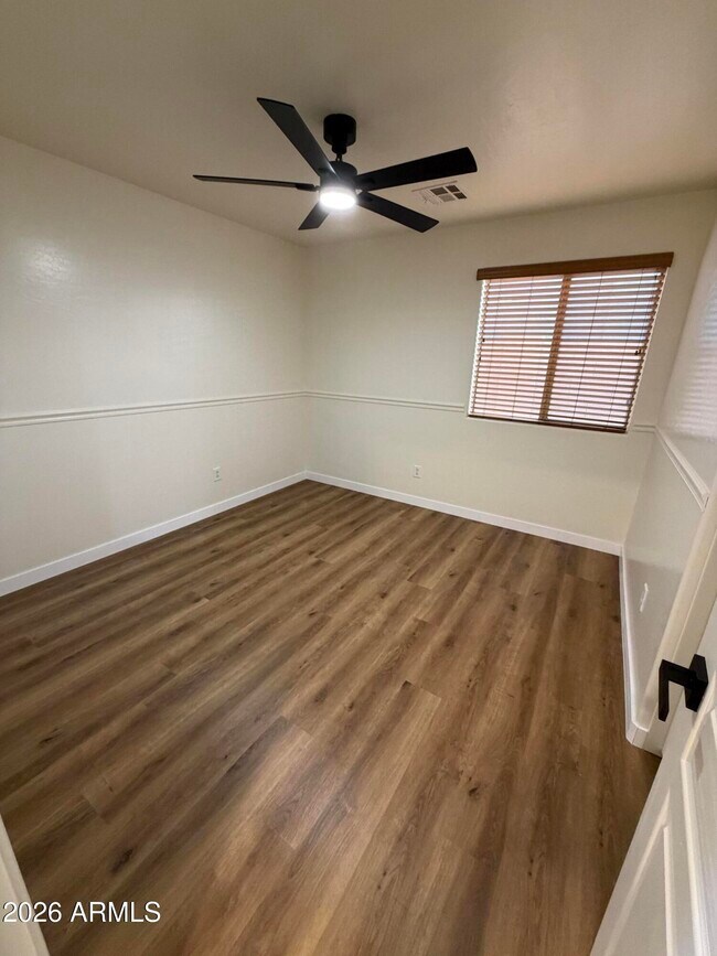 Building Photo - 46058 W Tulip Ln