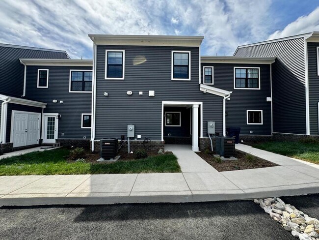 Building Photo - 2050 Kyles Wy