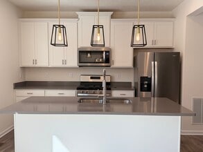 Building Photo - Harmony