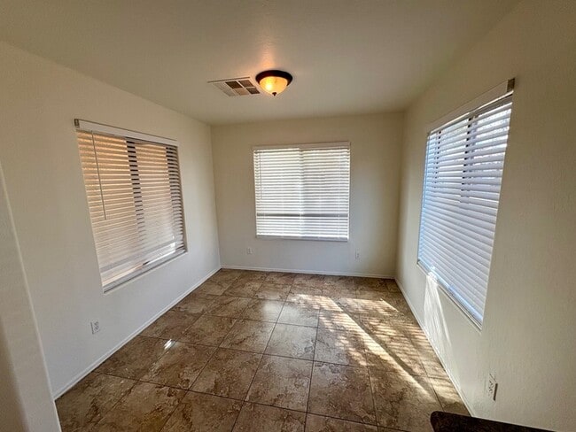 Building Photo - 7142 W Beverly Rd