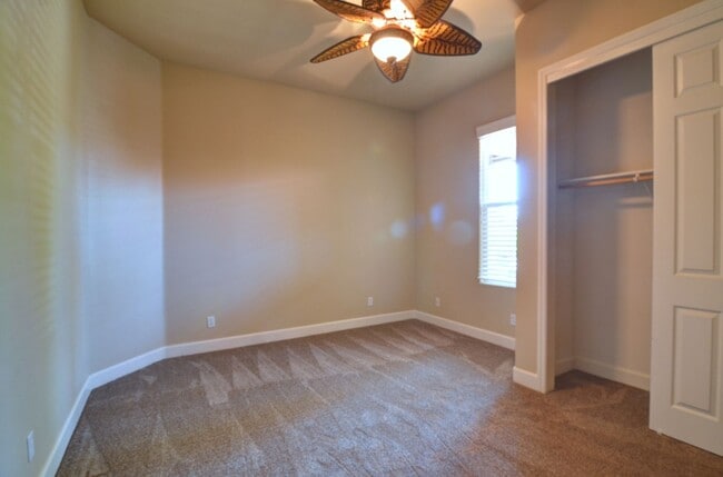 Building Photo - Immaculate Home off of Shepherd & Locan