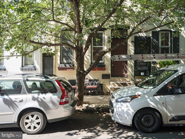 Building Photo - 2427 Perot St