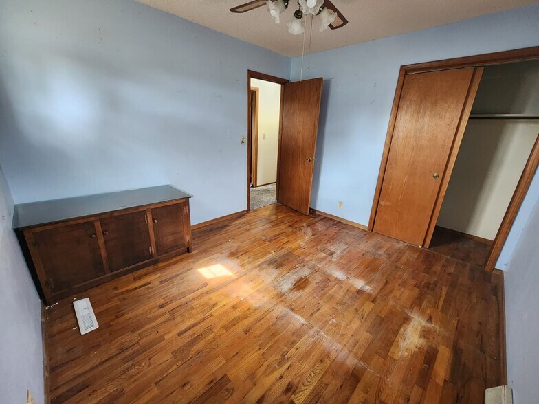 Bedroom 2 - 1204 Prairie View Rd